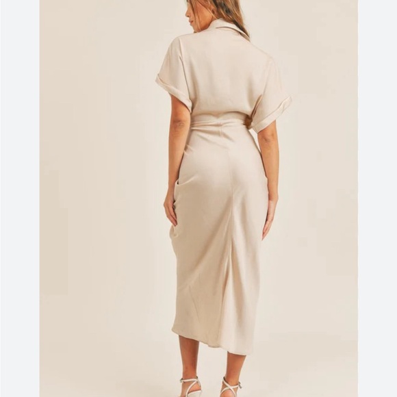 Taupe  button down tie Dress 95%polyester 5%spandex - Picture 2 of 6